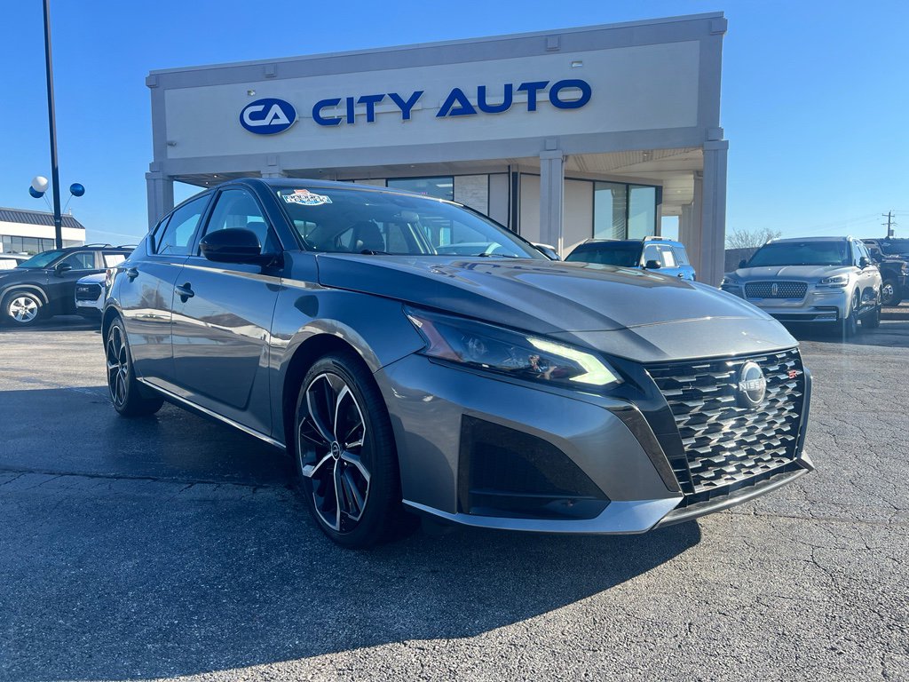 Used 2023 Nissan Altima 2.5 SR image 1