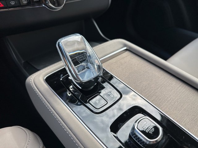 New 2026 Volvo XC90 B6 Plus w/ Protection Package Premier image 14