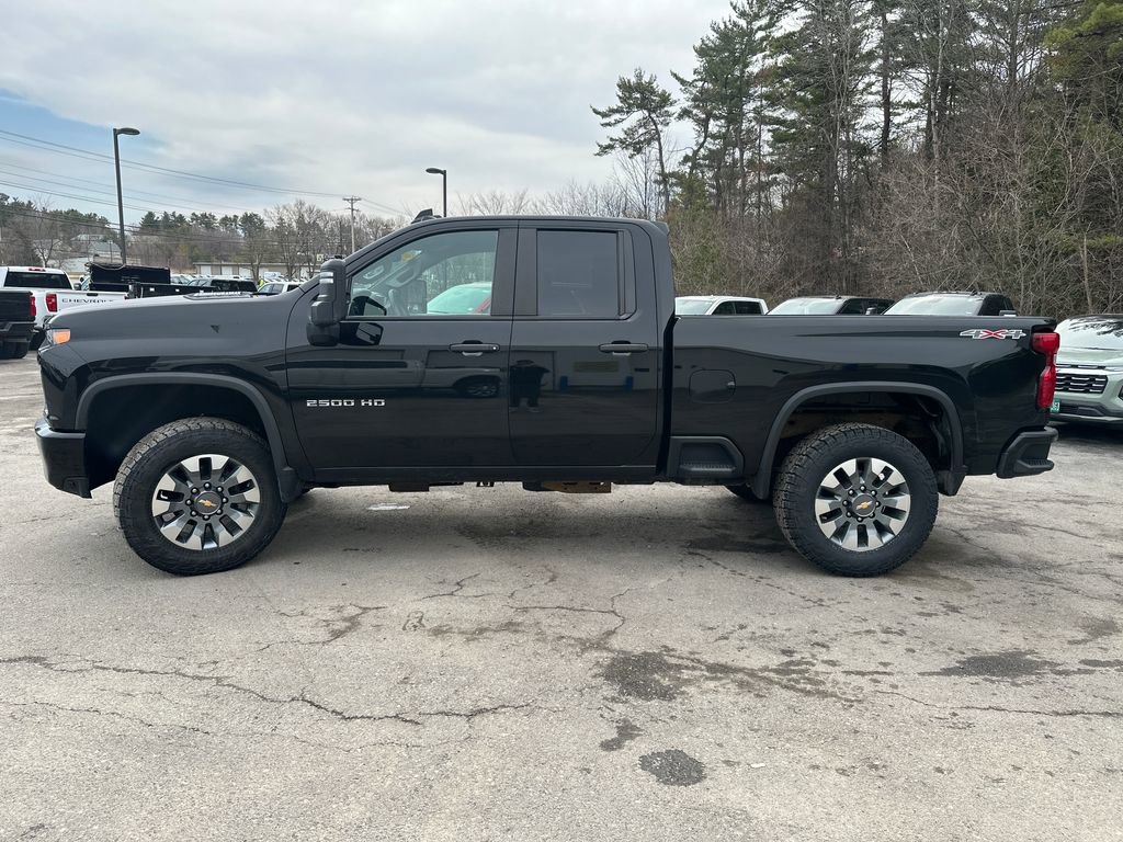 Used 2022 Chevrolet Silverado 2500 Custom w/ Custom Value Package image 2