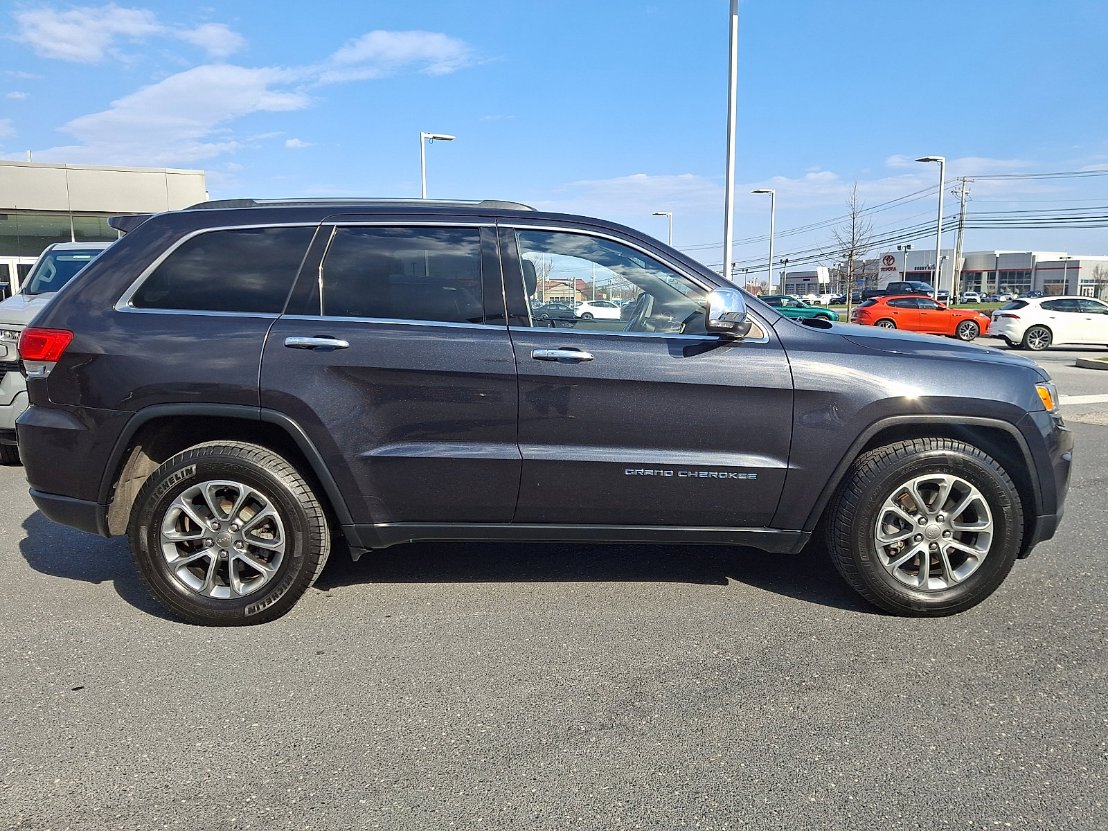 Used 2015 Jeep Grand Cherokee Limited AWD/4WD image 7