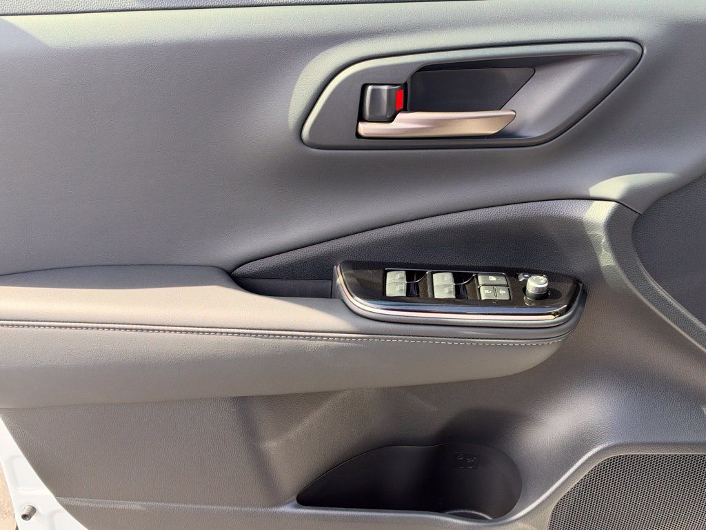 New 2027 Toyota Crown AWD/4WD image 17