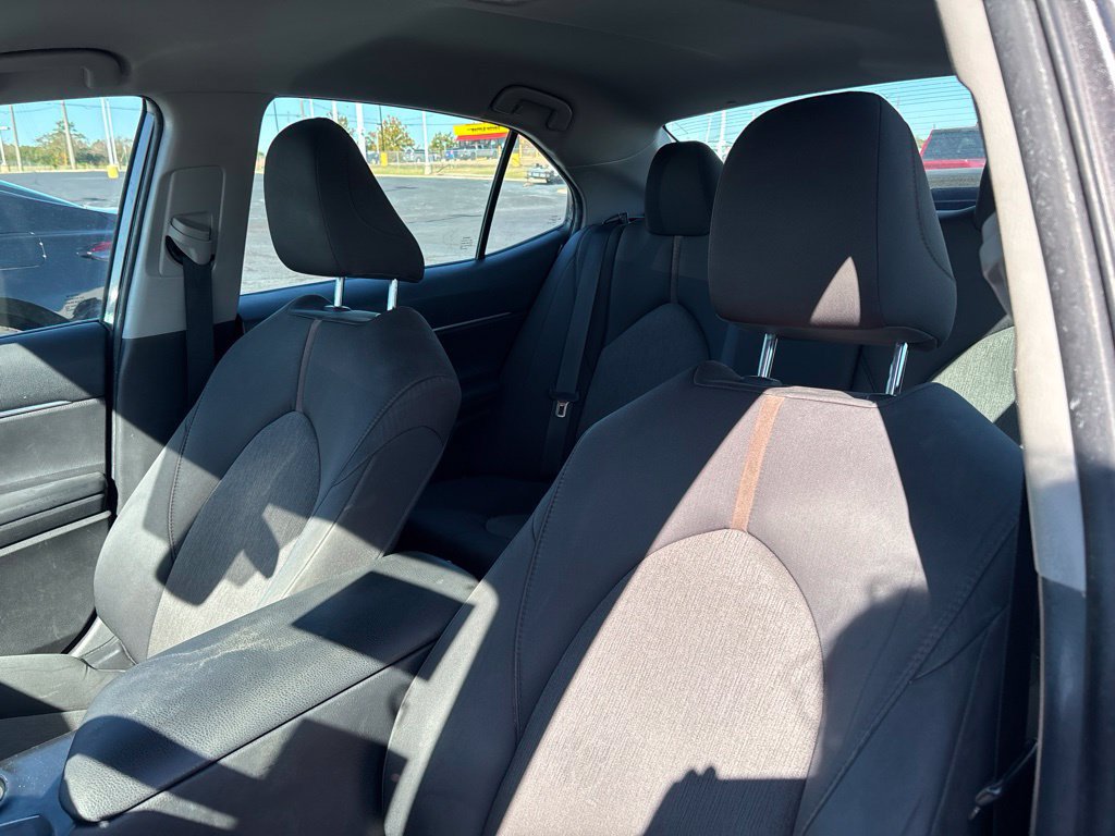 Used 2020 Toyota Camry LE FWD image 4