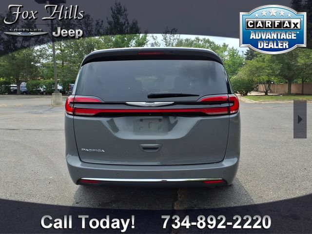 Used 2021 Chrysler Pacifica Touring-L FWD image 7