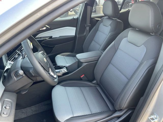 New 2026 Chevrolet Trax LT w/ Sunroof Package FWD image 11