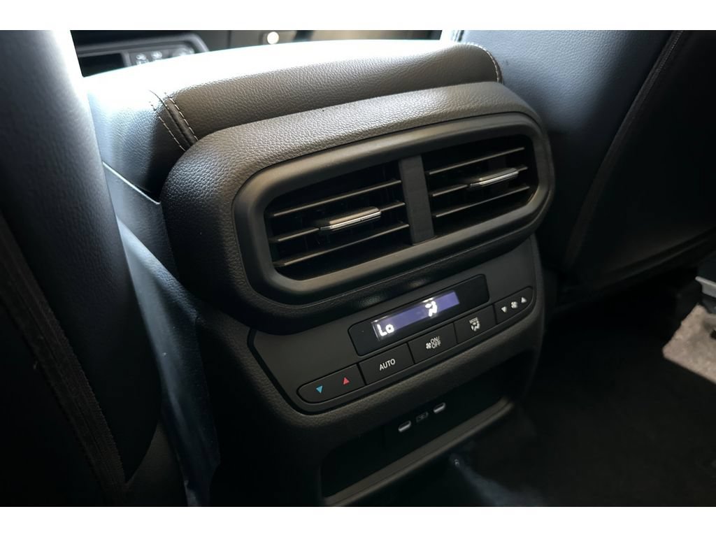 Certified 2025 Honda Pilot Touring image 45