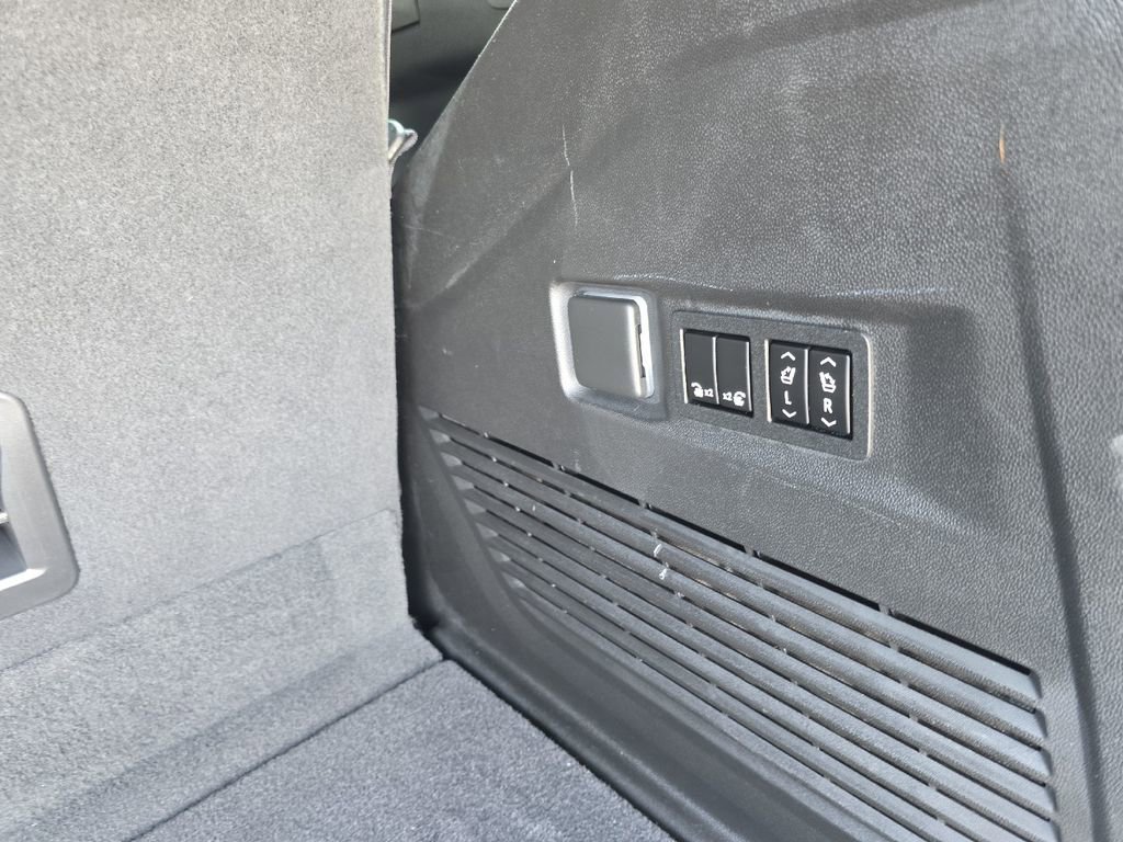 Used 2022 Chevrolet Tahoe RST w/ Luxury Package image 12