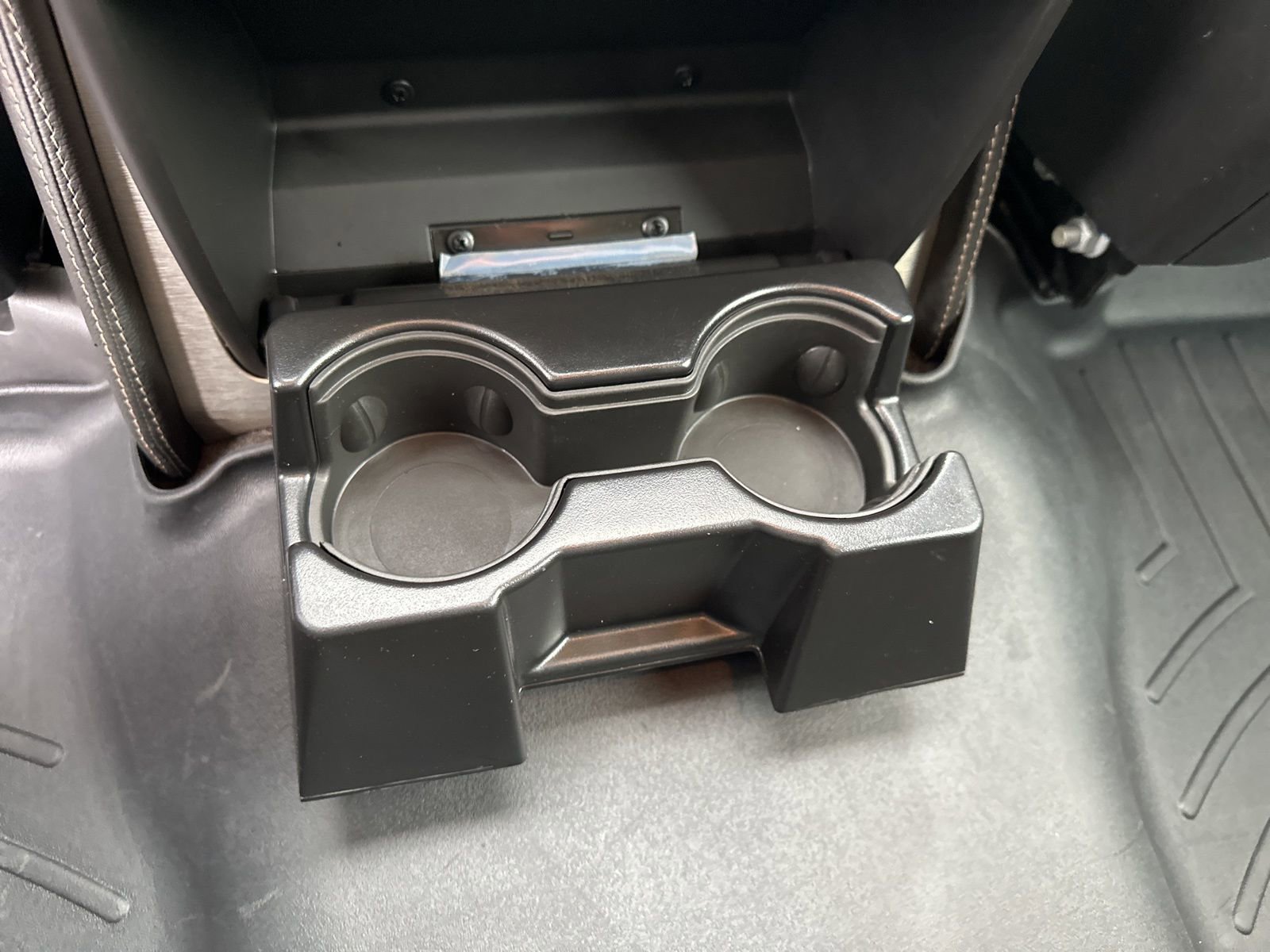 Used 2014 Cadillac Escalade ESV Platinum AWD/4WD image 27