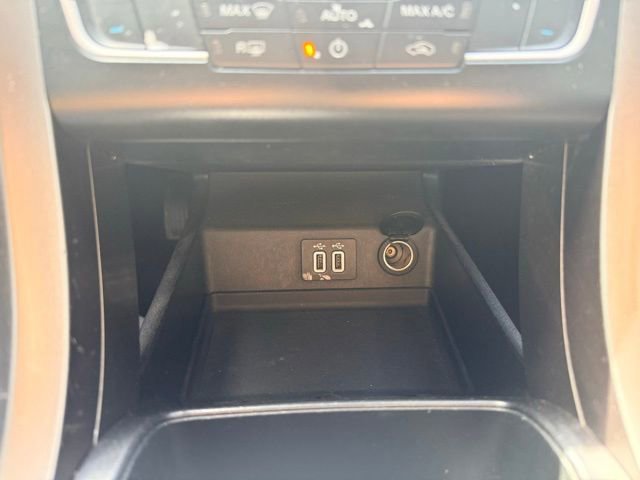 Used 2019 Ford Fusion SE image 27