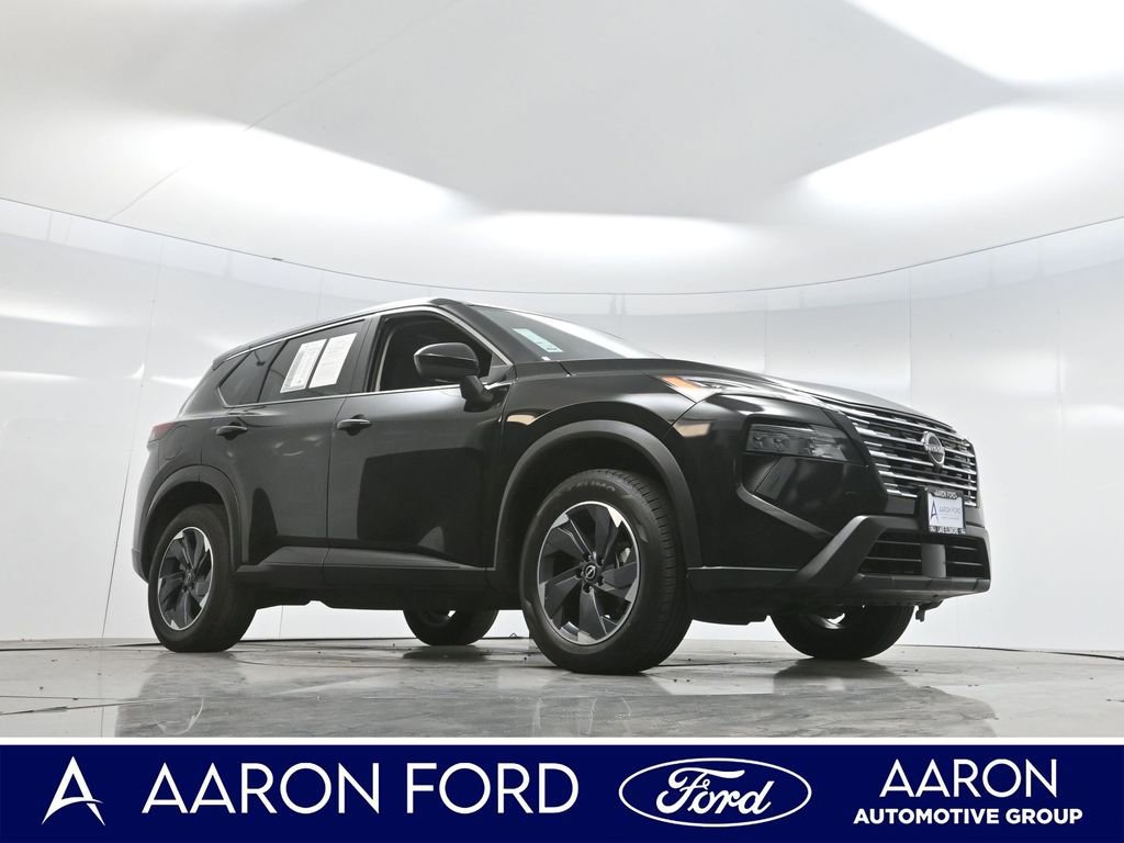 Used 2024 Nissan Rogue SV image 3