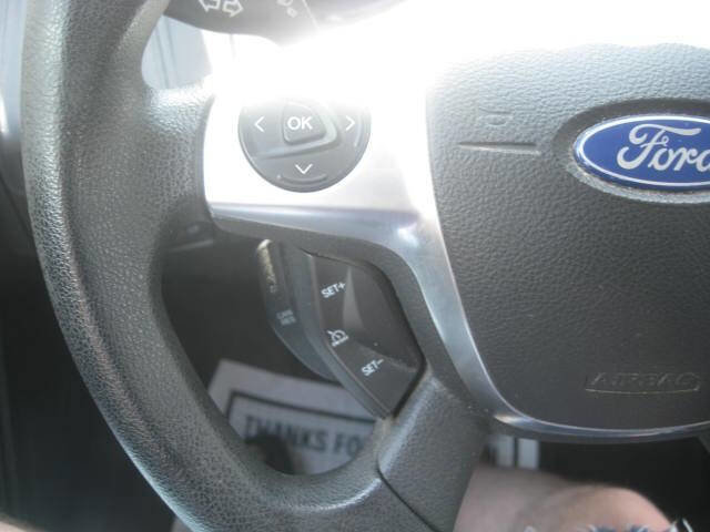Used 2014 Ford Focus SE w/ SE Winter Package image 22