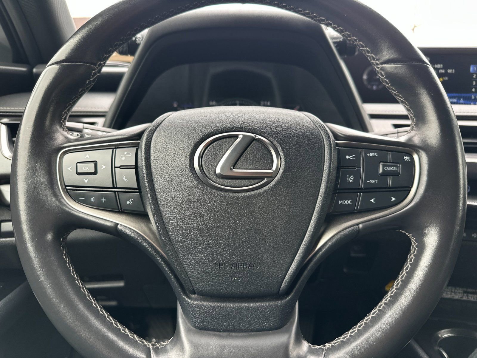 Used 2022 Lexus UX 200 w/ Accessory Package (Z2) image 25