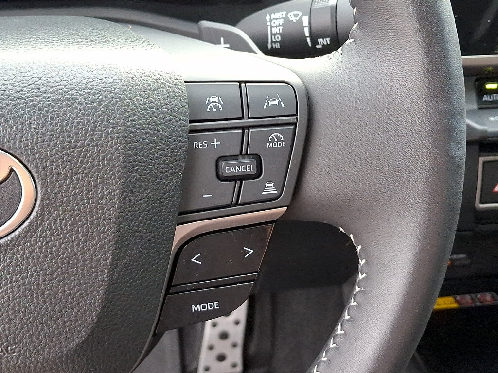 Used 2025 Toyota Camry SE w/ Convenience Package FWD image 24