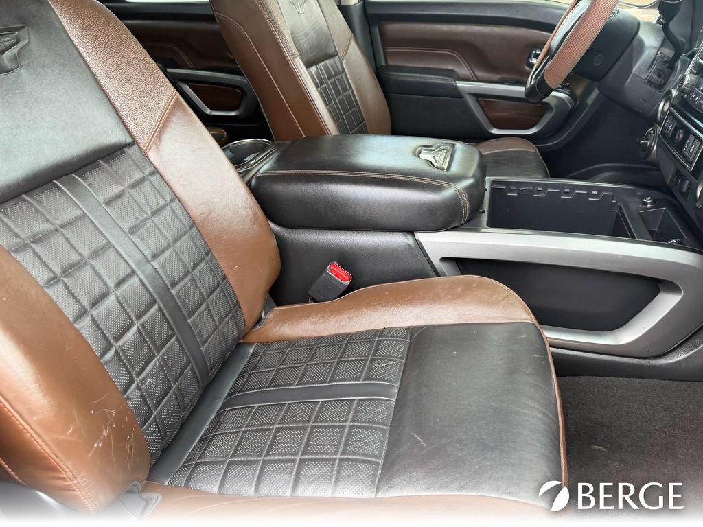 Used 2019 Nissan Titan Platinum Reserve AWD/4WD image 12