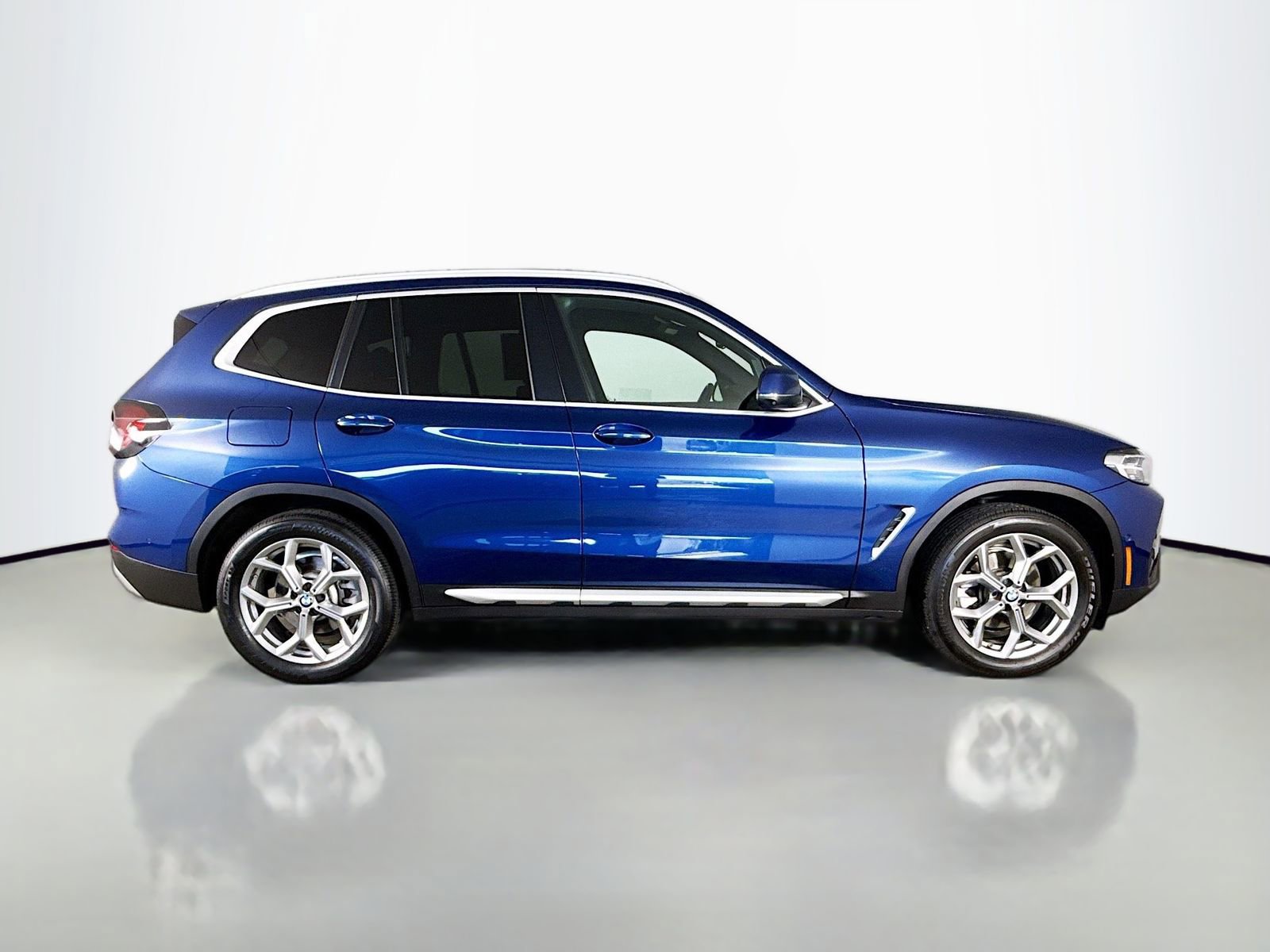 Certified 2024 BMW X3 sDrive30i w/ Convenience Package image 8