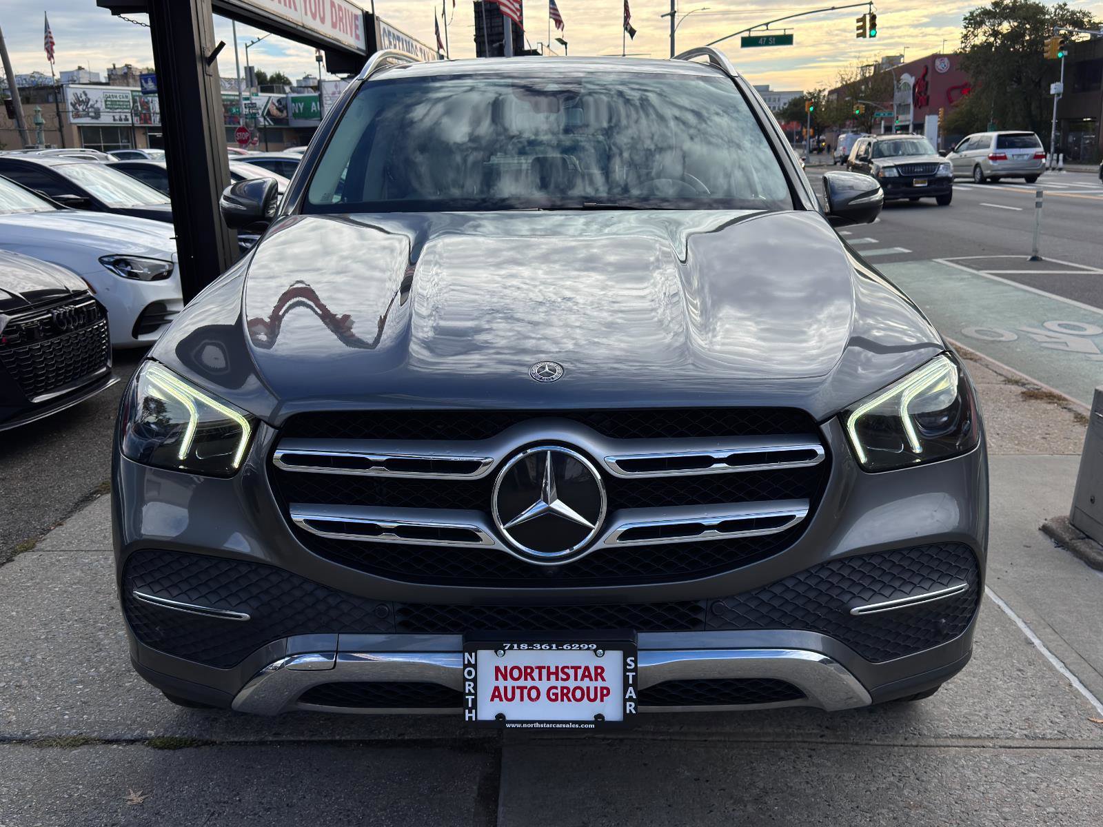 Used 2020 Mercedes-Benz GLE 350 4MATIC w/ Premium Package image 2