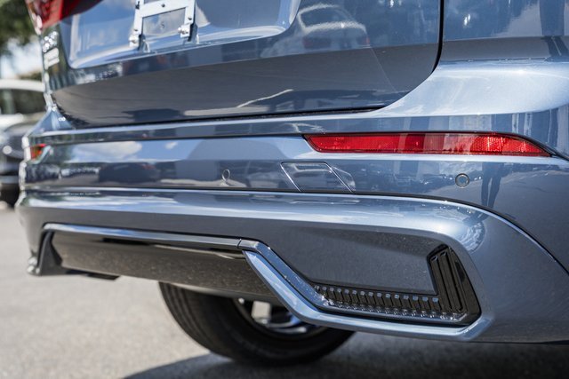 New 2026 Volvo XC60 B5 Ultra w/ Climate Package image 8