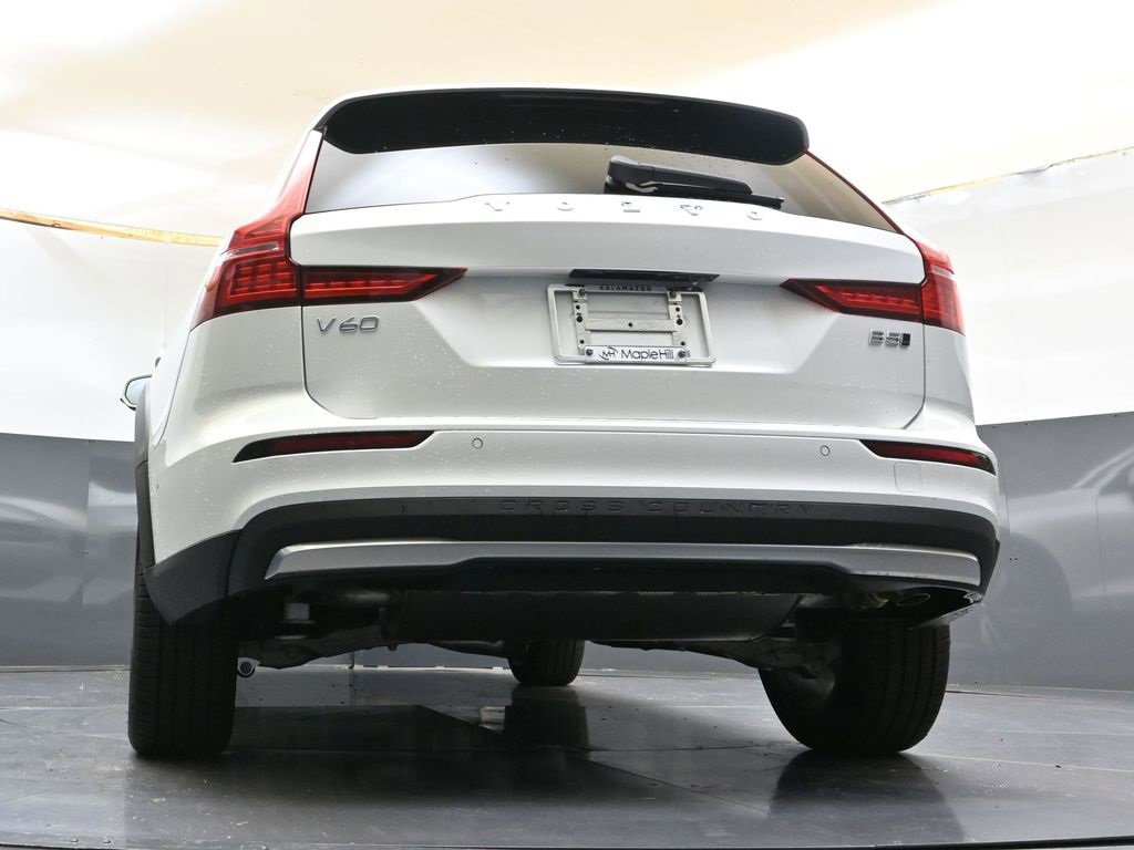 New 2026 Volvo V60 B5 Cross Country Plus w/ Protection Package Premier image 39