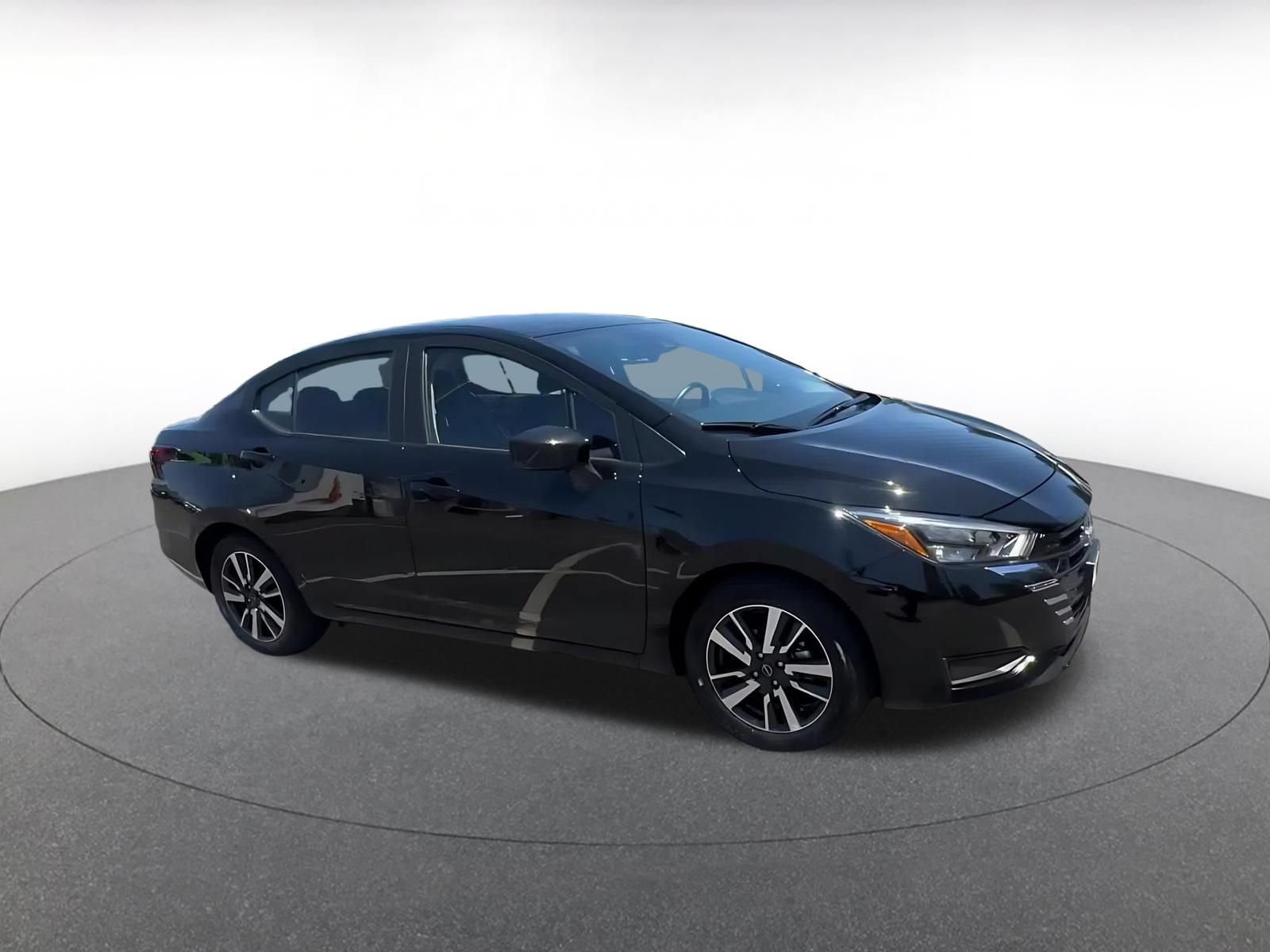 Used 2025 Nissan Versa SV FWD image 2