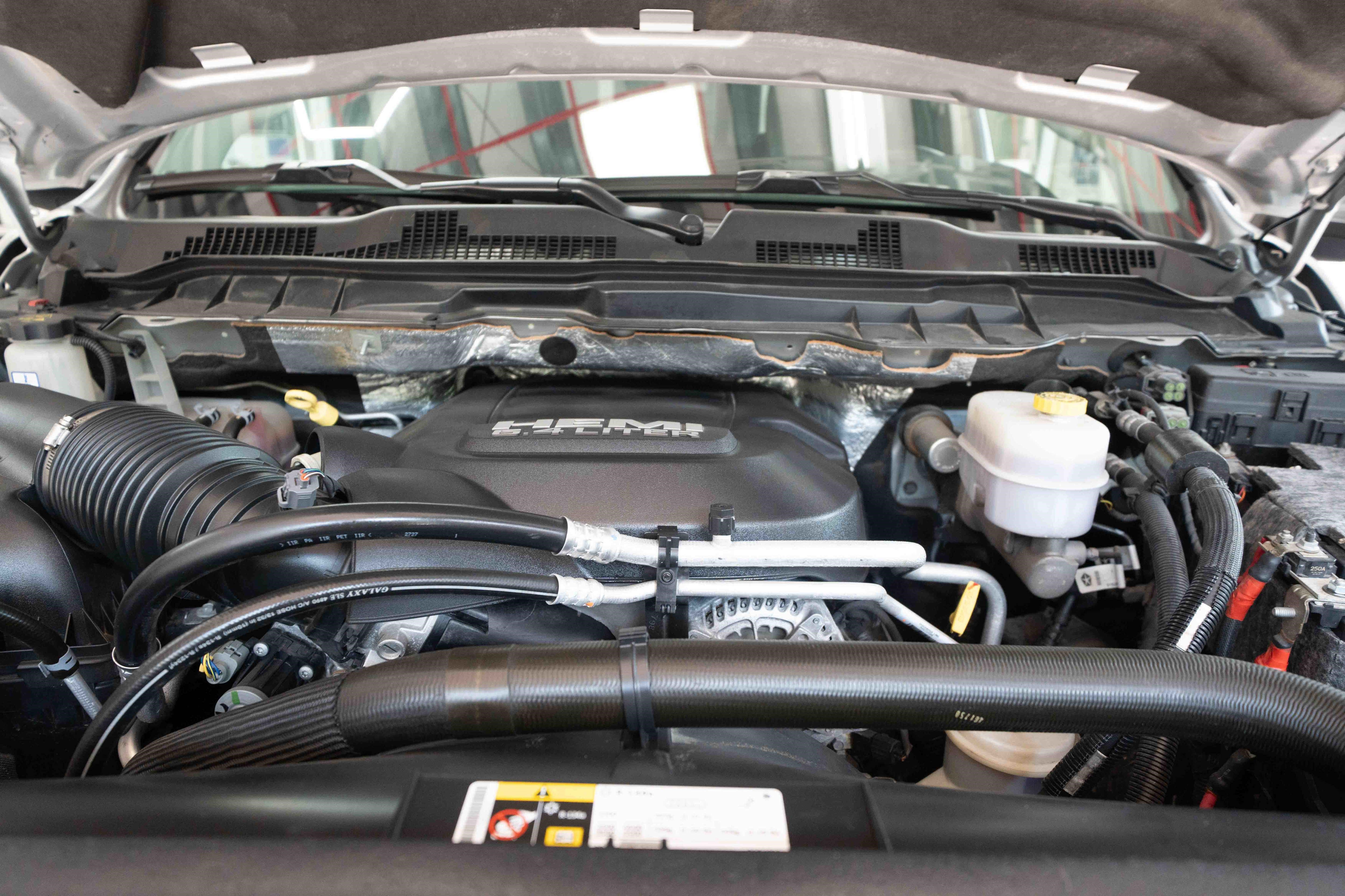 Used 2018 RAM 2500 Laramie w/ Sport Appearance Group AWD/4WD image 30