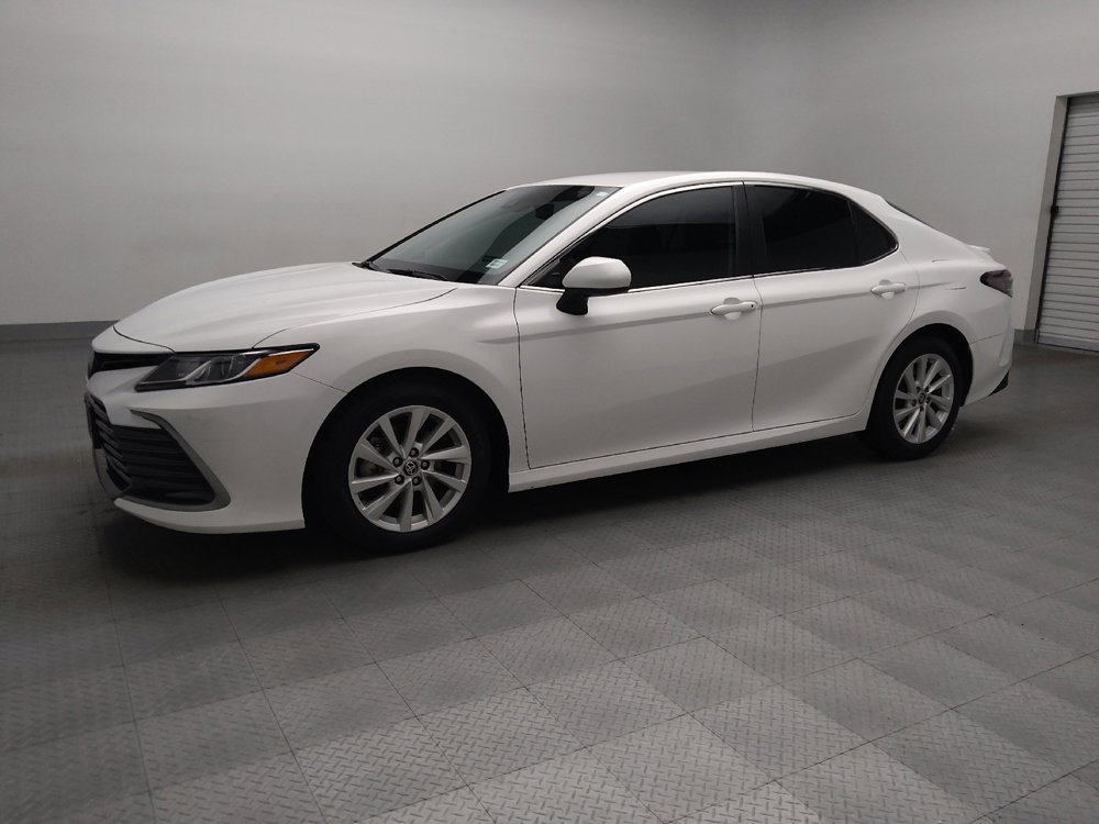 Used 2023 Toyota Camry LE image 2