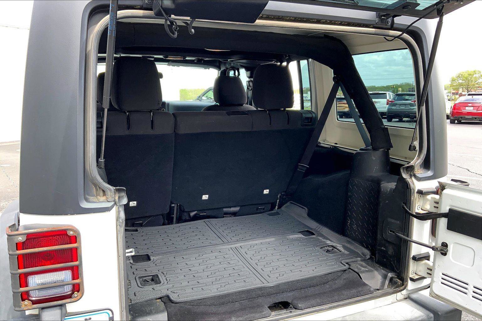 Used 2017 Jeep Wrangler Unlimited Sport w/ Connectivity Group image 21