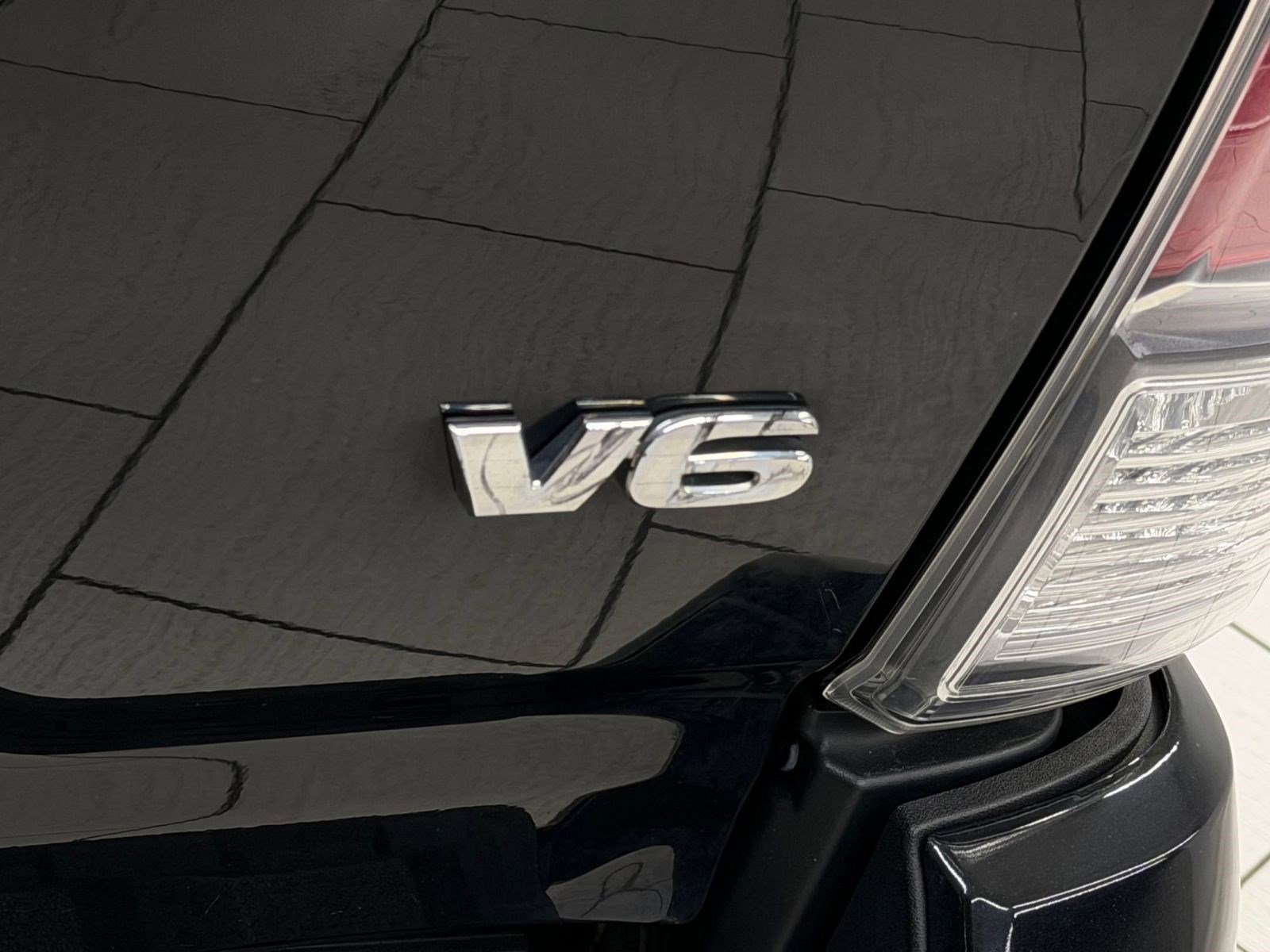 Used 2020 Toyota Tacoma TRD Sport w/ TRD Premium Sport Package AWD/4WD image 37