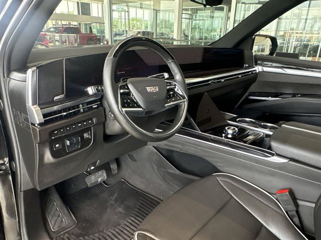 Used 2025 Cadillac Escalade ESV Sport w/ Touring Package AWD/4WD image 10