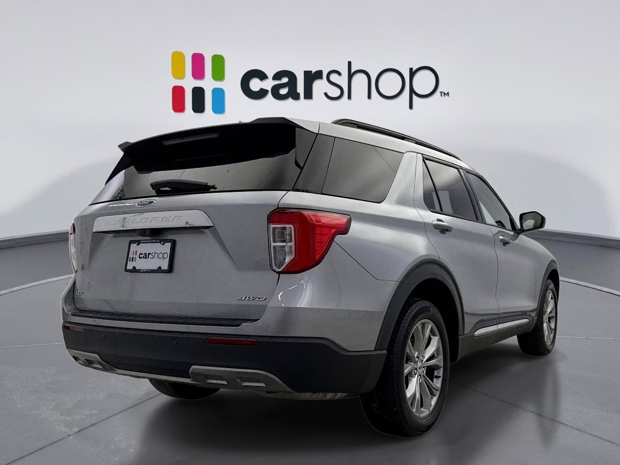 Used 2023 Ford Explorer XLT w/ Equipment Group 202A image 5