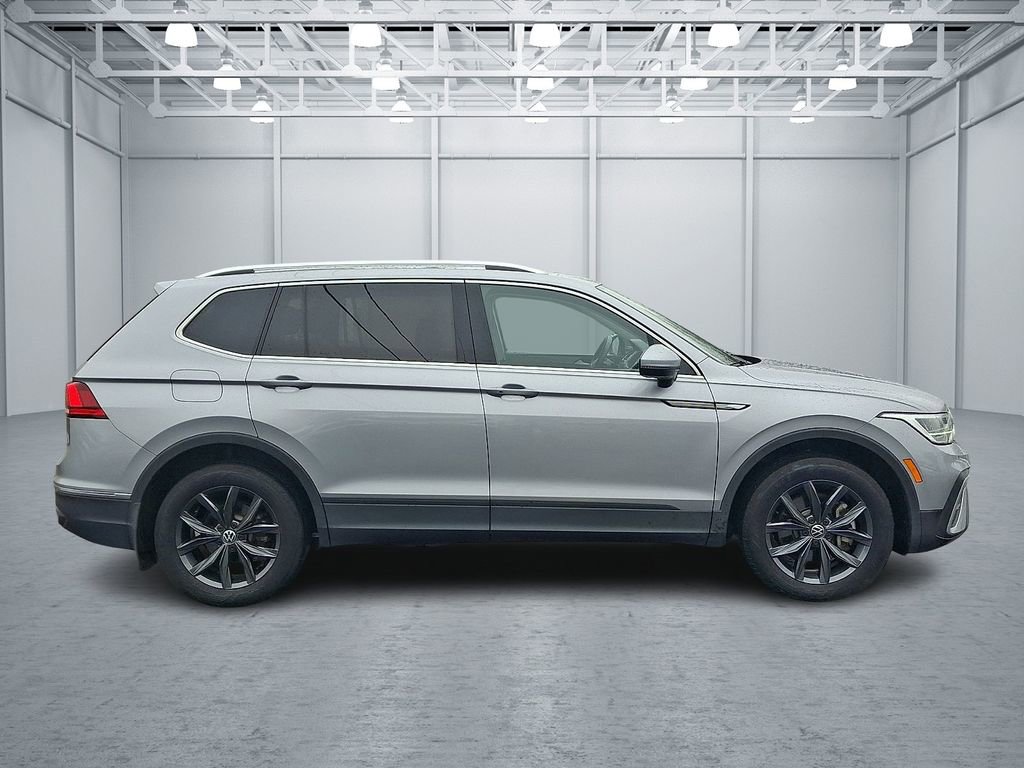 Certified 2022 Volkswagen Tiguan SE image 7