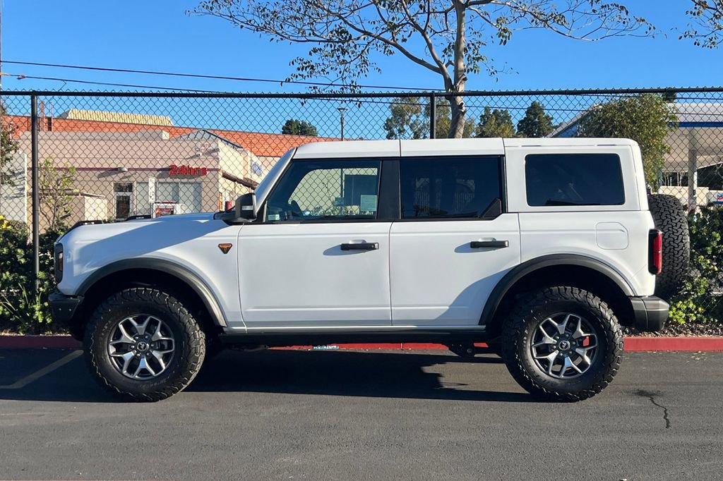 Used 2025 Ford Bronco Badlands image 8