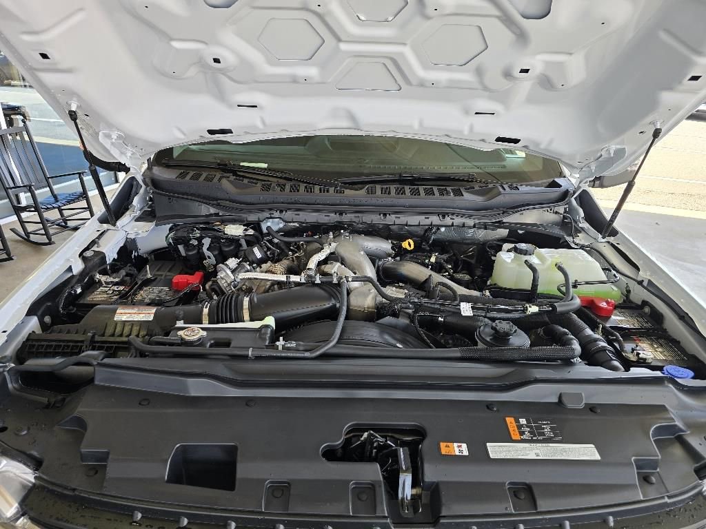 New 2025 Ford F550 4x4 Regular Cab Super Duty image 28