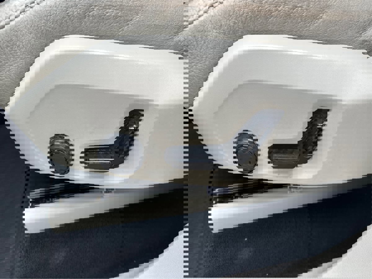 Used 2016 Volvo XC90 T6 Momentum w/ Momentum Plus Package image 23