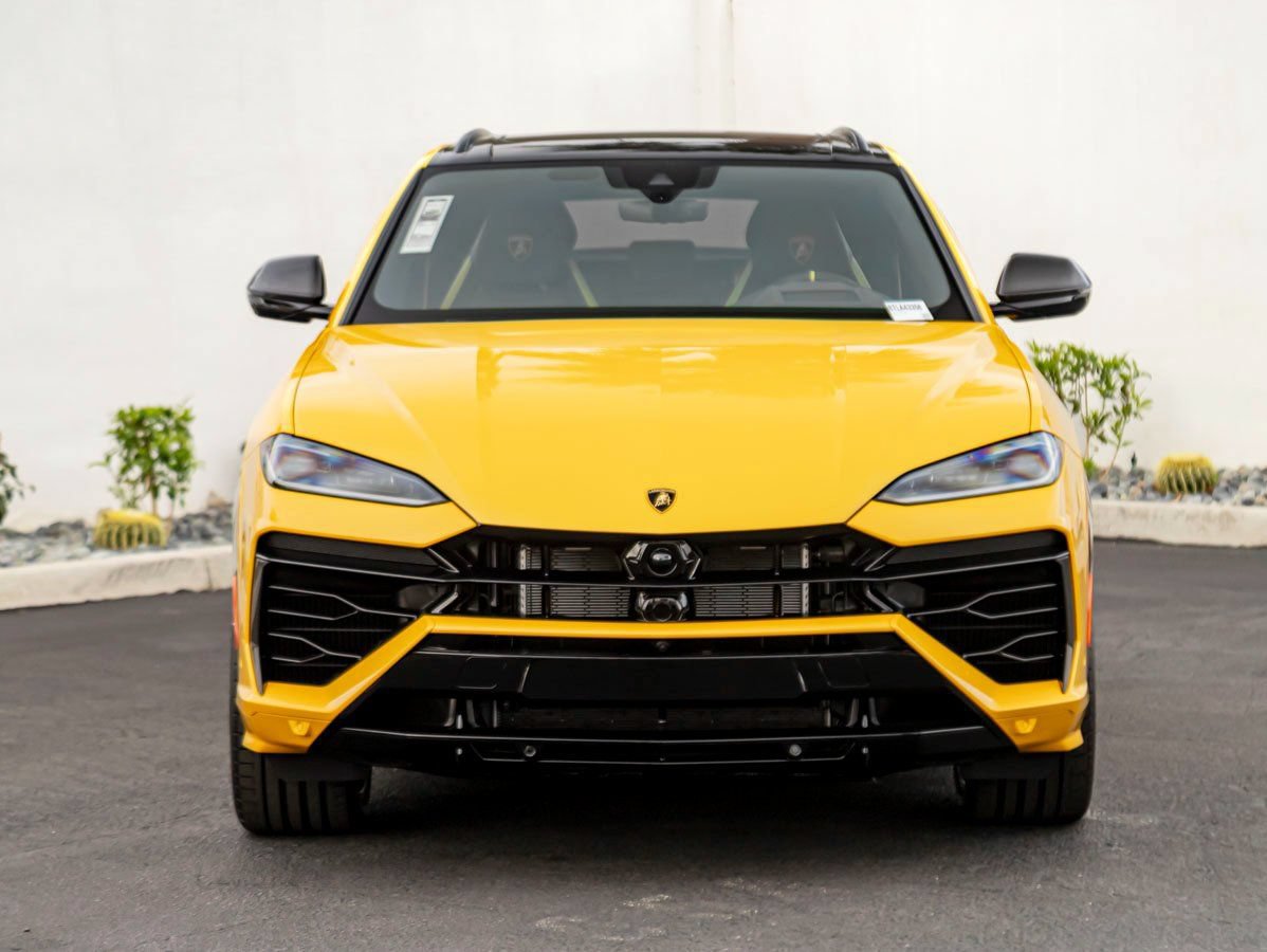Used 2026 Lamborghini Urus SE AWD/4WD image 3