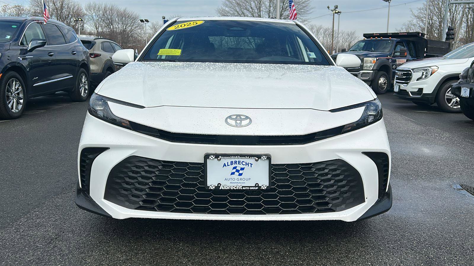 Used 2025 Toyota Camry SE w/ Convenience Package video 2