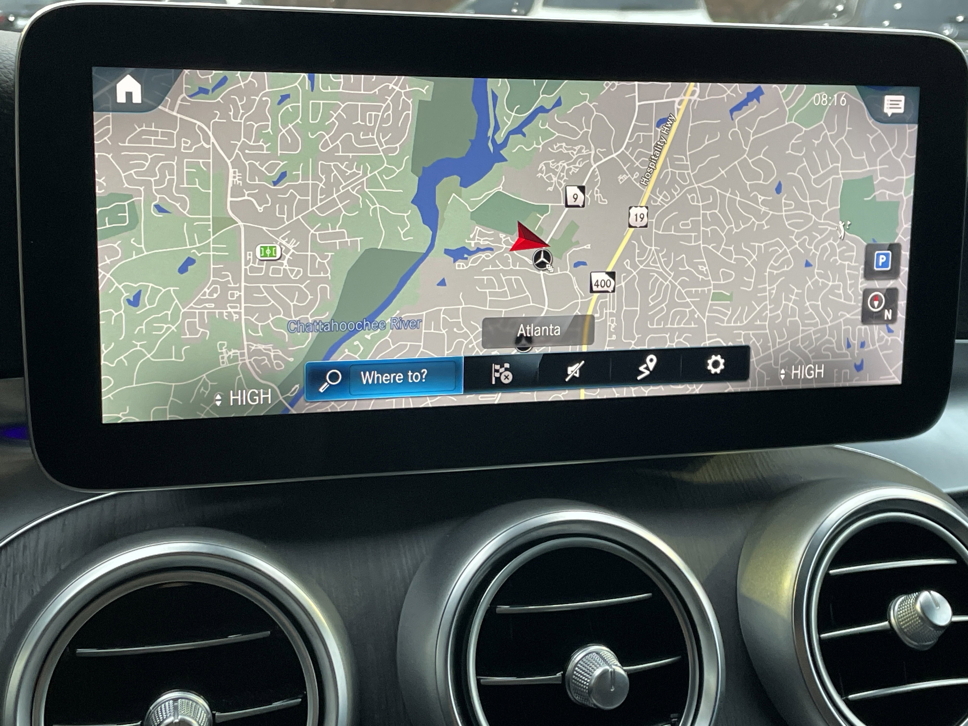 Certified 2022 Mercedes-Benz GLC 300 4MATIC w/ Driver Assistance Package image 32