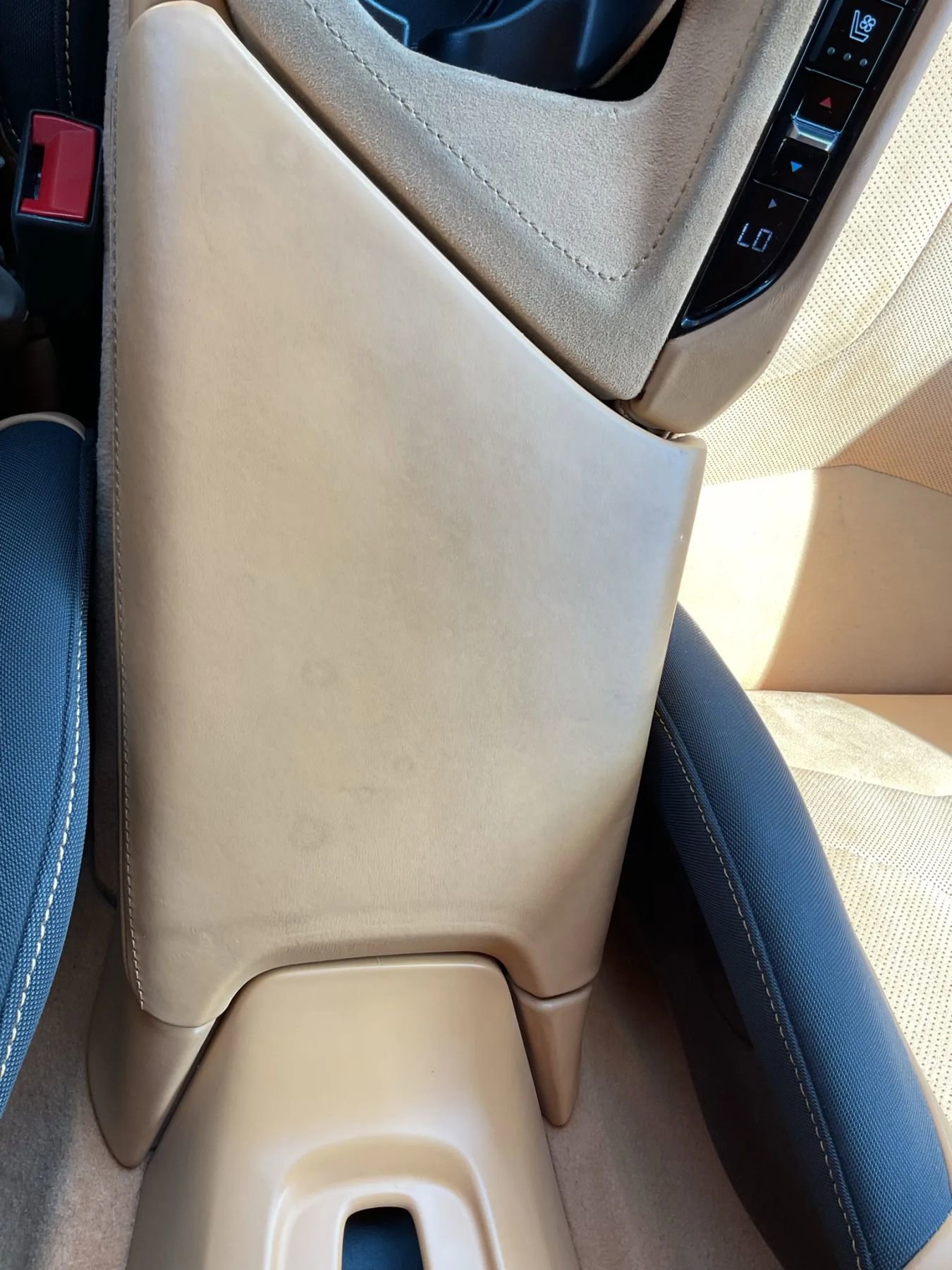 Used 2020 Chevrolet Corvette Stingray Premium Cpe w/ 3LT Preferred Equipment Group image 34