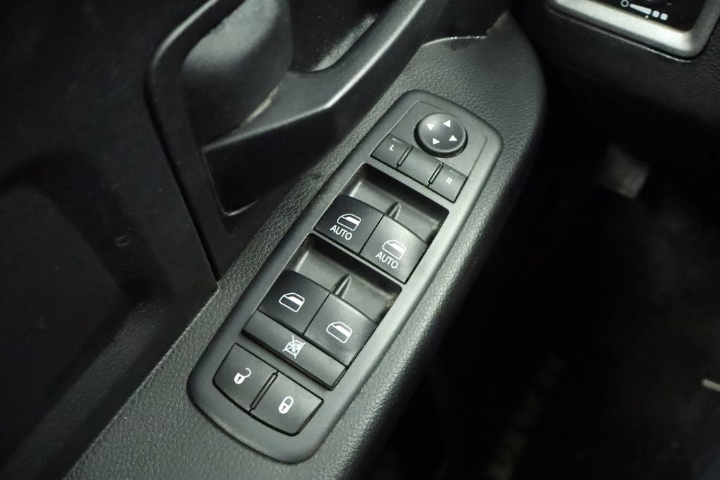Certified 2018 RAM 1500 Express w/ Express Value Package AWD/4WD image 33