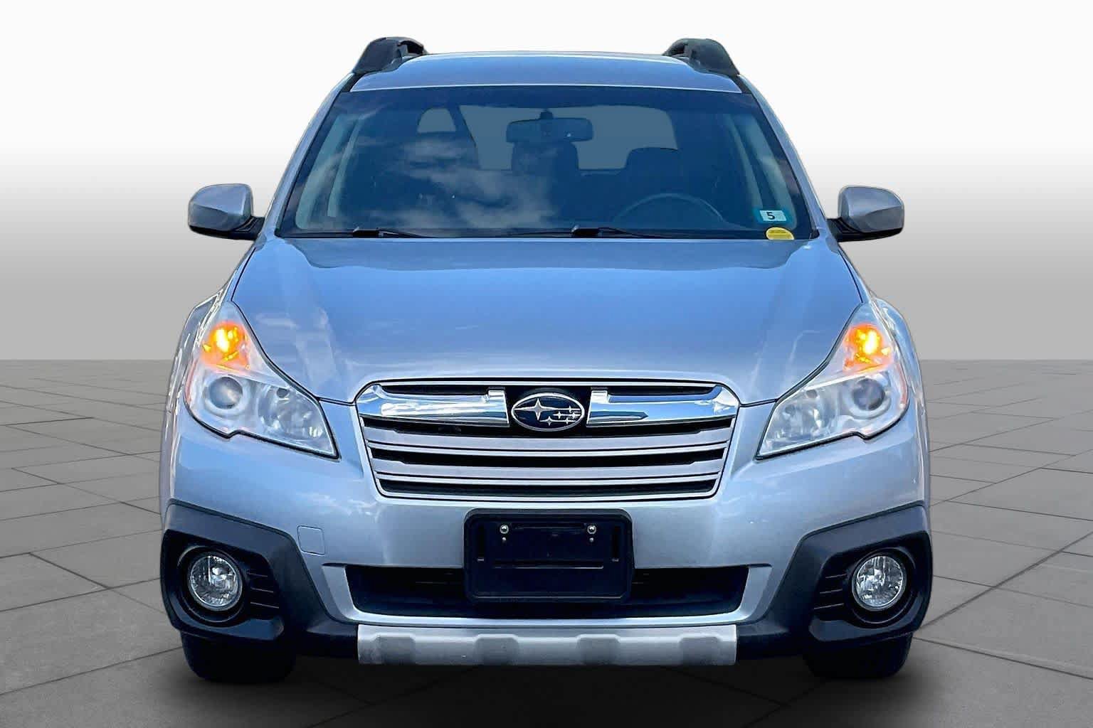 Used 2014 Subaru Outback 2.5i Limited AWD/4WD image 3