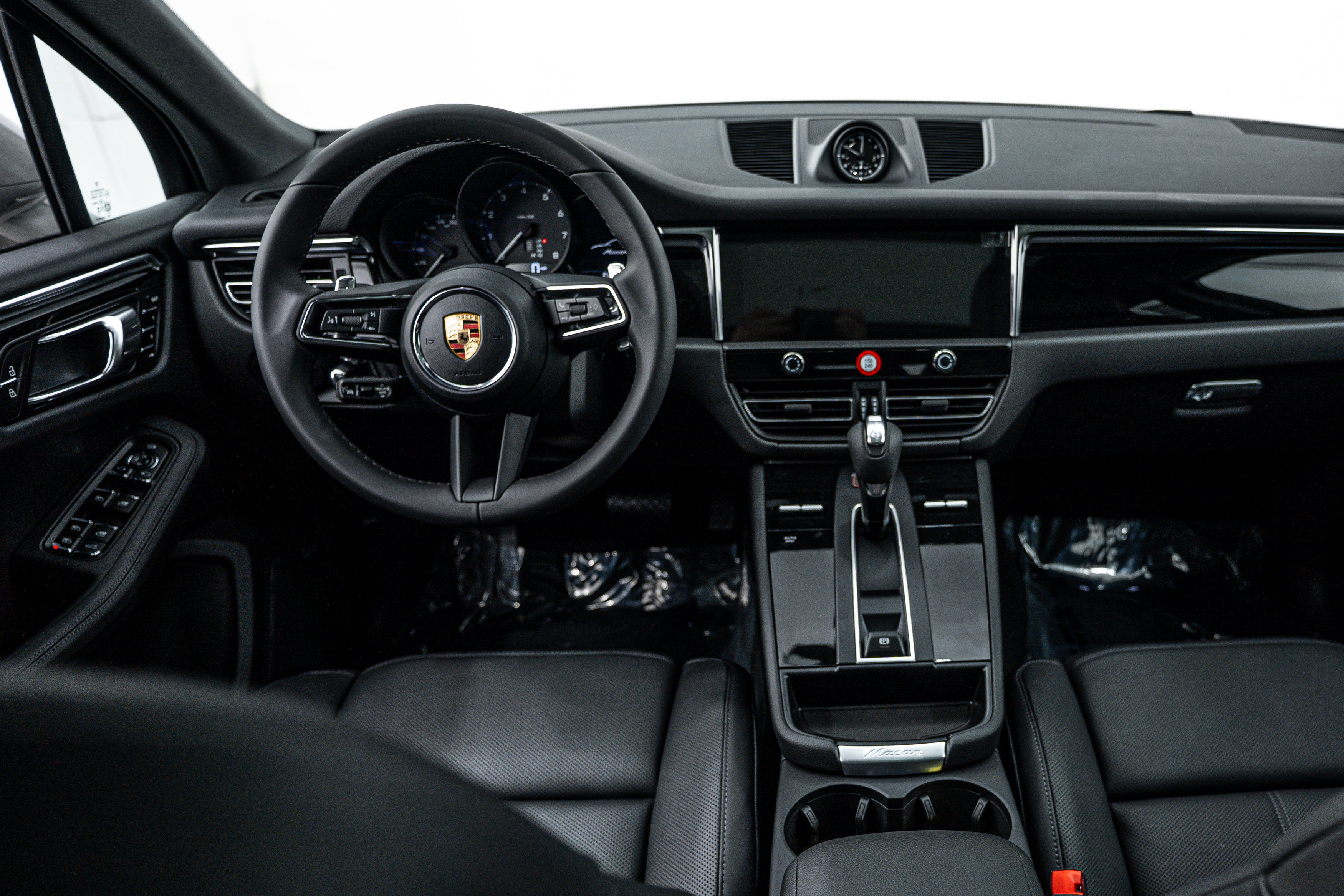 Certified 2026 Porsche Macan AWD/4WD image 13