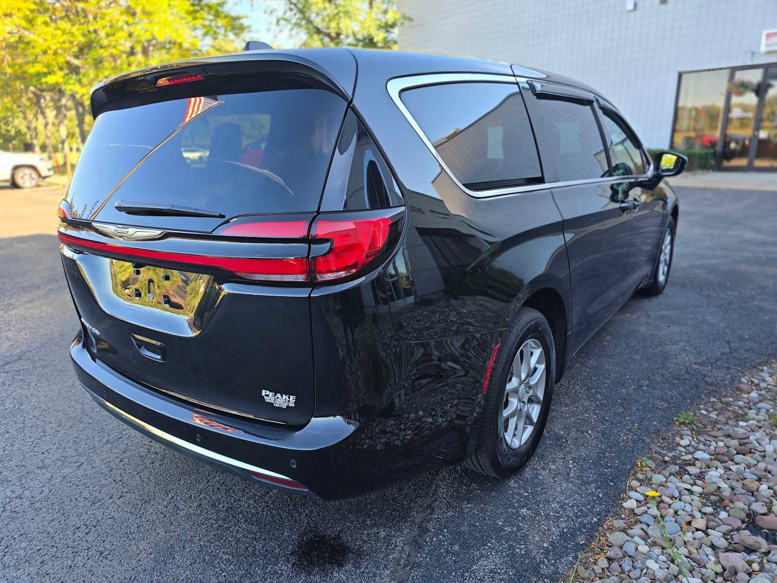 Used 2026 Chrysler Pacifica Select FWD image 6