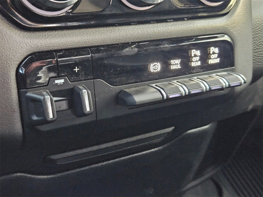 Certified 2020 RAM 3500 Big Horn w/ Night Edition image 33