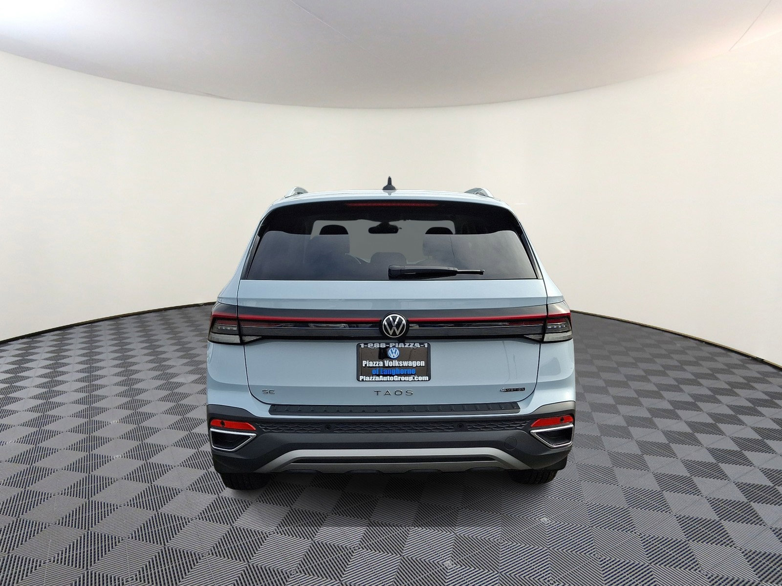 Certified 2025 Volkswagen Taos SE image 6