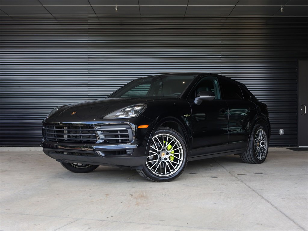 Certified 2023 Porsche Cayenne Platinum Edition image 1