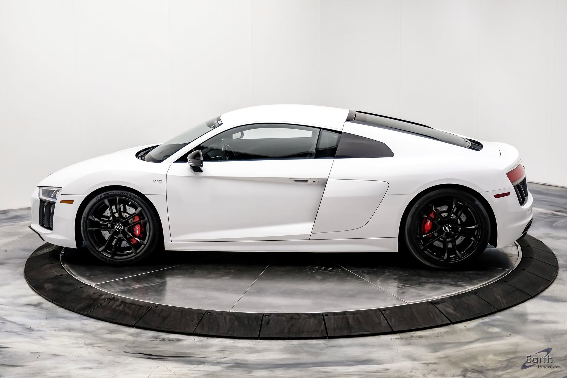 Used 2018 Audi R8 V10 RWD image 9