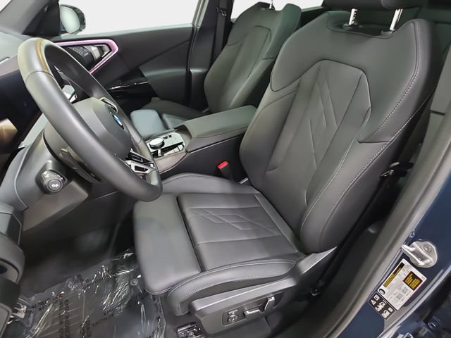 Certified 2026 BMW X3 xDrive30i w/ M Sport Package AWD/4WD image 11