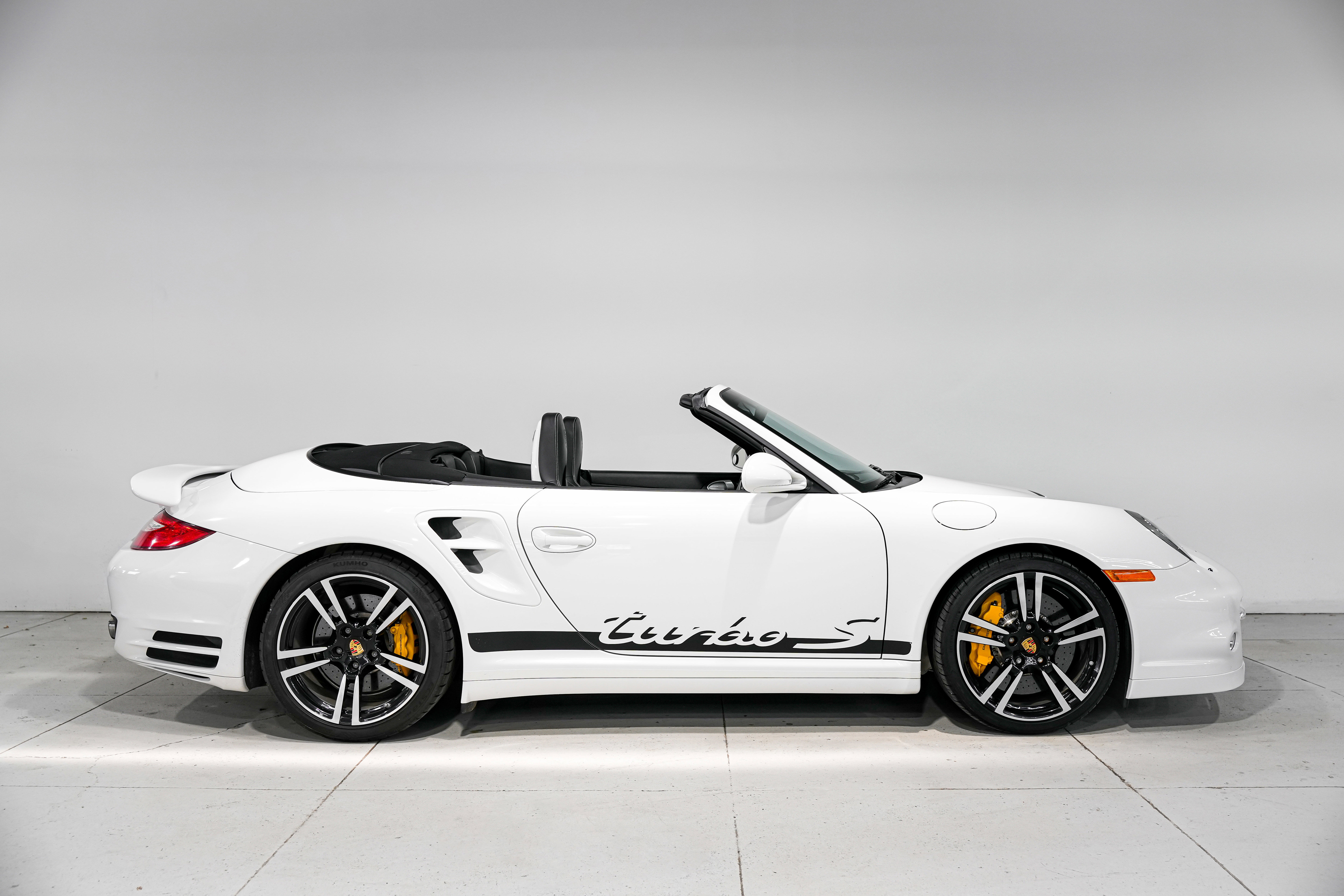 Used 2011 Porsche 911 Turbo S image 2