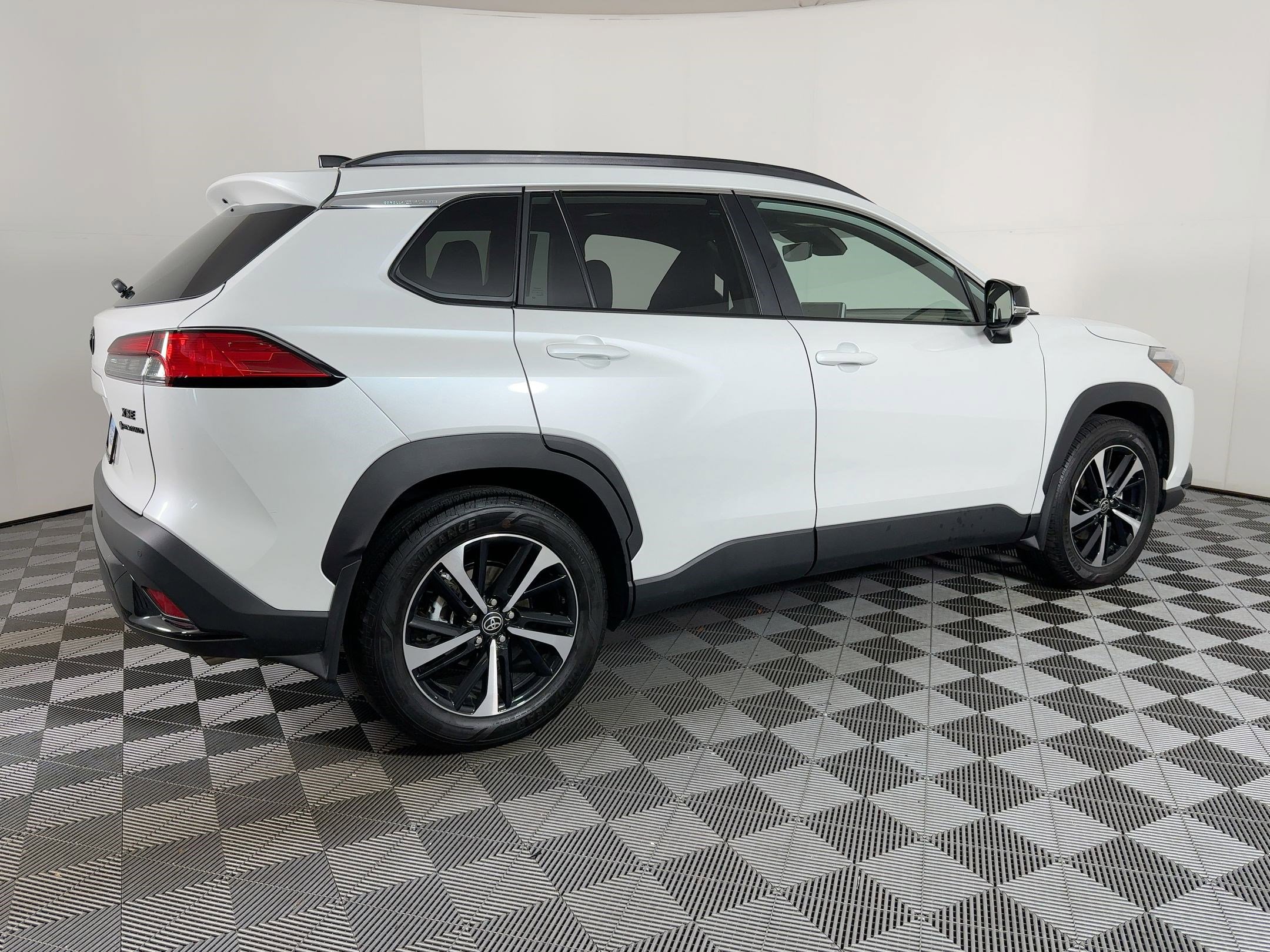 Used 2025 Toyota Corolla Cross AWD Hybrid image 6