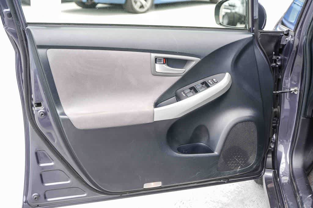 Used 2015 Toyota Prius Two w/ Preferred Accessory Package FWD image 21