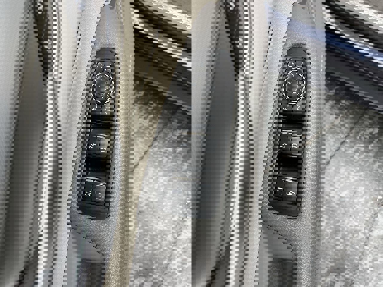 Used 2018 Cadillac XT5 Luxury w/ Driver Awareness Package image 8