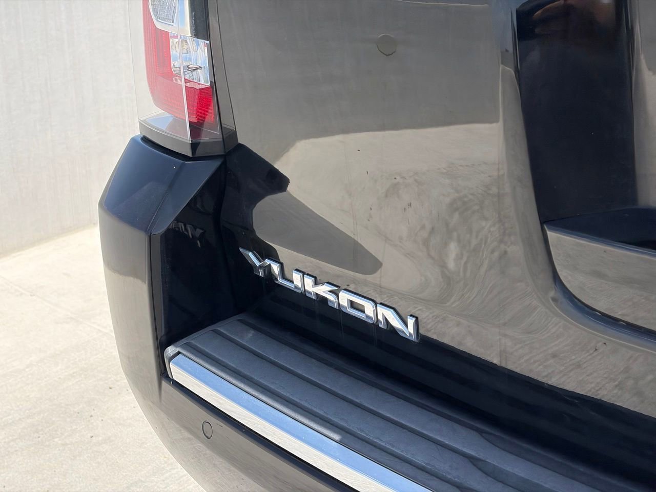 Used 2018 GMC Yukon Denali w/ Open Road Package AWD/4WD image 4